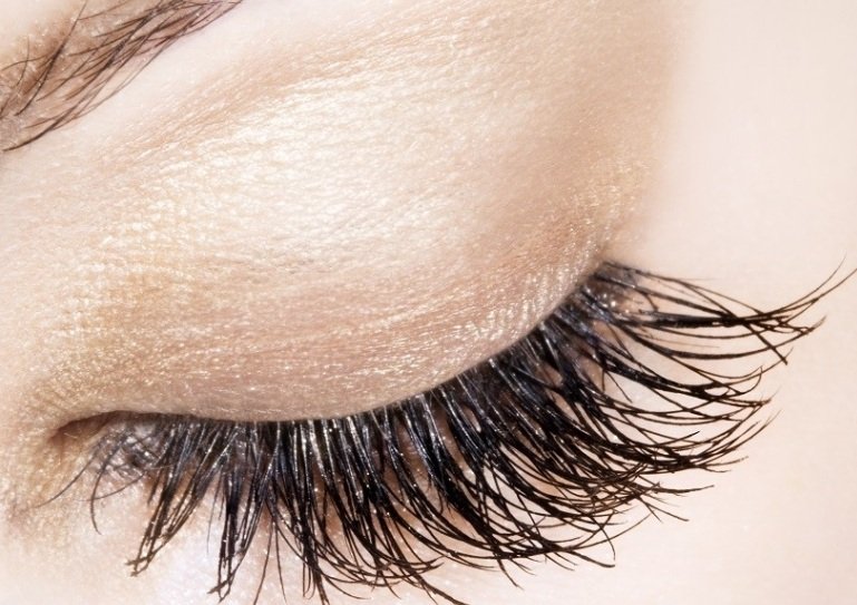 How to grow long eyelashes